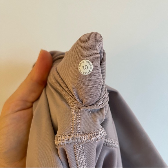 Lululemon Lilac Wunder Train Crops - Size 10 - Picture 3 of 4